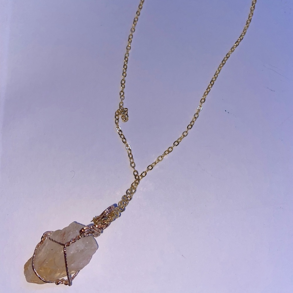 Assorted Crystal/Rock Necklace Bundle !!